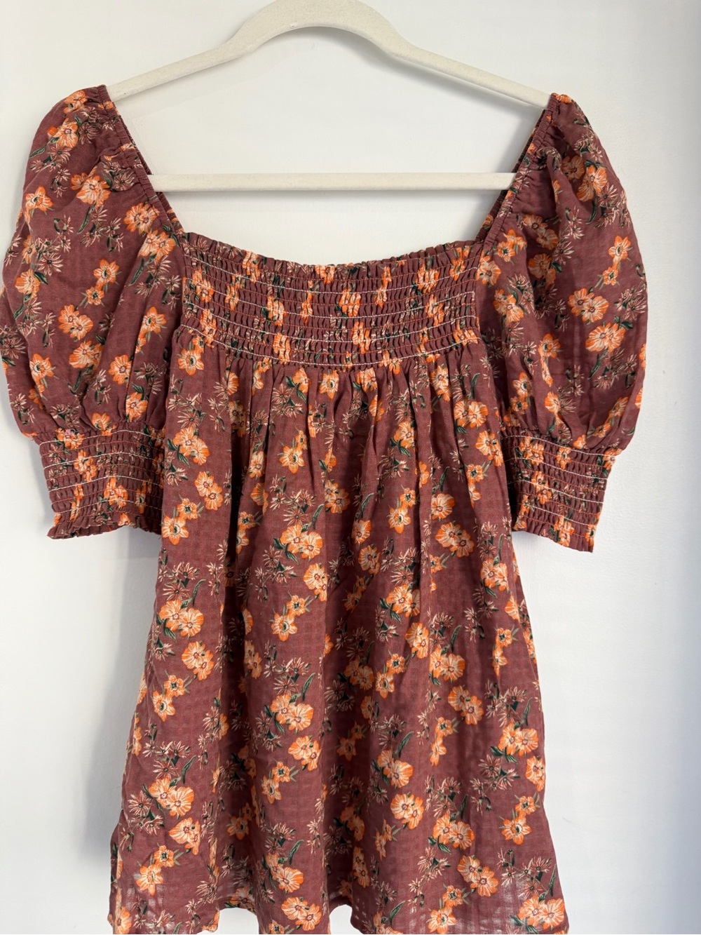 easel Rust Floral Smocked Puff-Sleeve Blouse NWT